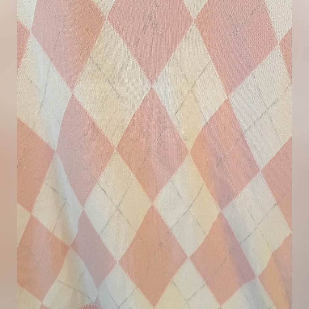 Tommy Hilfiger Light Pink and White Argyle V-Neck Sweater - Picture 2 of 5